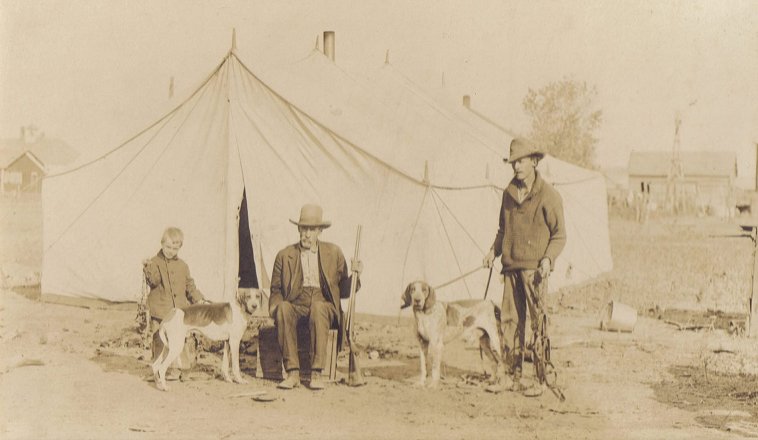 Left to right: Ora, Sam and Anderson Helton of Sun City, Barber County, Kansas.

Photo courtesy of Beth Larkin Davis.