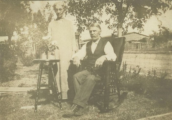 John and Elizabeth Durfee, Lake City, Barber County, Kansas.

Photo courtesy of  Carol (Lake) Rogers.