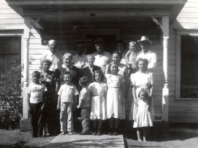 Family gathering: 50th Wedding Anniversary of Bud and Pearl Garten, 

Sun City, Barber County, Kansas.

Photo courtesy of Bonnie (Garten) Shaffer.