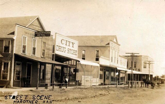 Street scene, Hartdner, Barber County, Kansas, 1912.

Photograph from the collection of John Nixon.