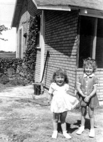 Beth and Myrna Cline, 1946.

Photo courtesy of Martin Sizemore.