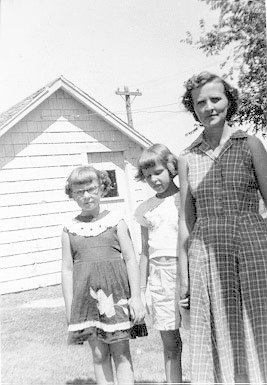 Martha Cline with her daughters Myrna and Beth Cline.

Photo courtesy of Martin Sizemore.