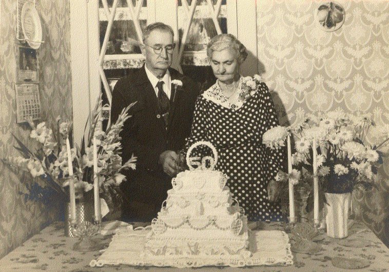 Roy & Jane Holler German's 50th Wedding Anniversary, Oct 1, 1950, Protection, Comanche County, Kansas. Courtesy of Buddy M. Bardot.