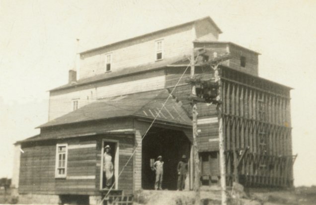 William Alex Jordan's Protection Roller Mills, Protection, Comanche County, Ks. Photo courtesy of Connie Chancellor.