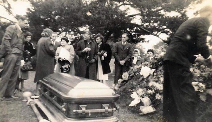 Burial Services for Pfc. Warren Lee Petty, 25 November 1947. Photo courtesy of his niece, Gayle Harden.