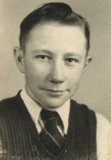 Robert Lee White of Wilmore, Comanche County, Ks, 1942 or 1943. Photograph from the collection of Wendel G. Ferrin