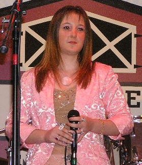 Elizabeth McKinley performs at the Wilmore Opry, 6 Aug 2005.