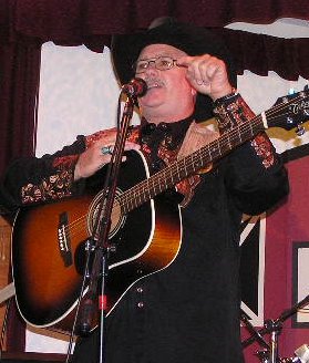 Michael Gracey performs at the Wilmore Opry, 3 Sept 2005.