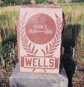 Ivon L. Wells, 1891 - 1919.  Gravestone in Aetna Cemetery, Barber County, Kansas. Photo courtesy of Phyllis Scherich.