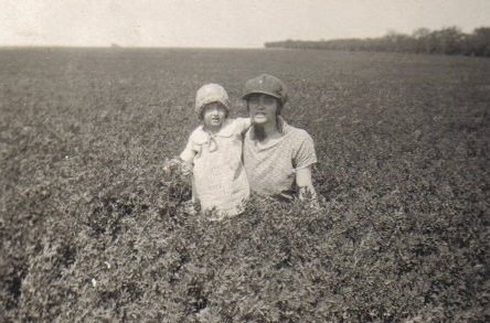 Vertie (Boughner) Wilson with her daughter, Gloria Dean Wilson.

Photo courtesy of Rhonda (Cline) Nickel.