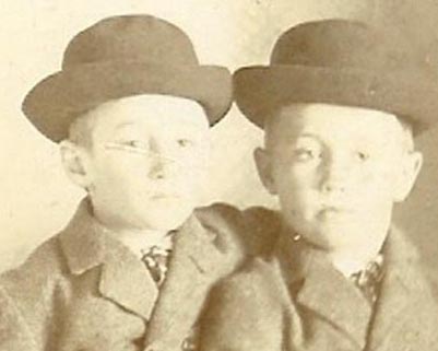 Bertelsen twins></a>
<align=