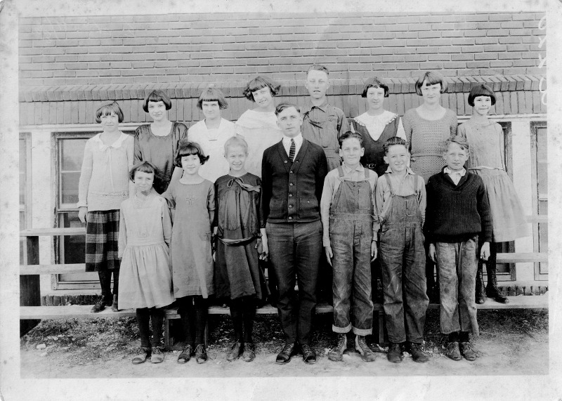 Photo of Corning 7th Grade class, 1924