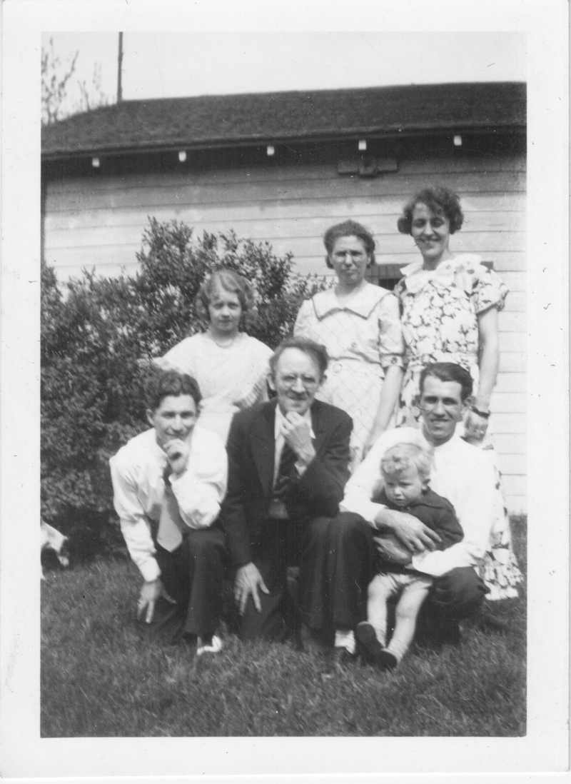 Photo of Tom Woolman family