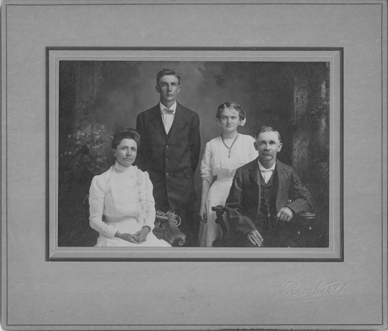 Photo of Richard Kemplay Family