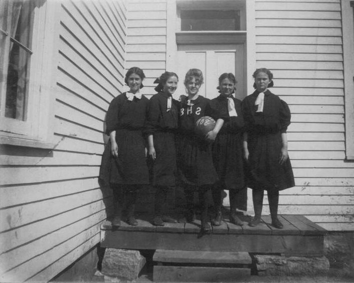 Photo of Bancroft 1908 Girls' Basketball team