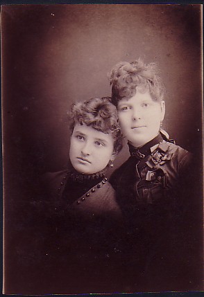 Photo of Della Collins and Mamie Haines, 1887