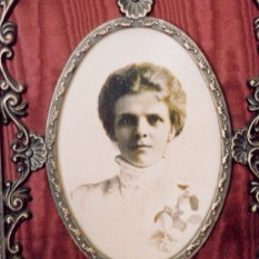 Photo of Elizabeth Guenther
