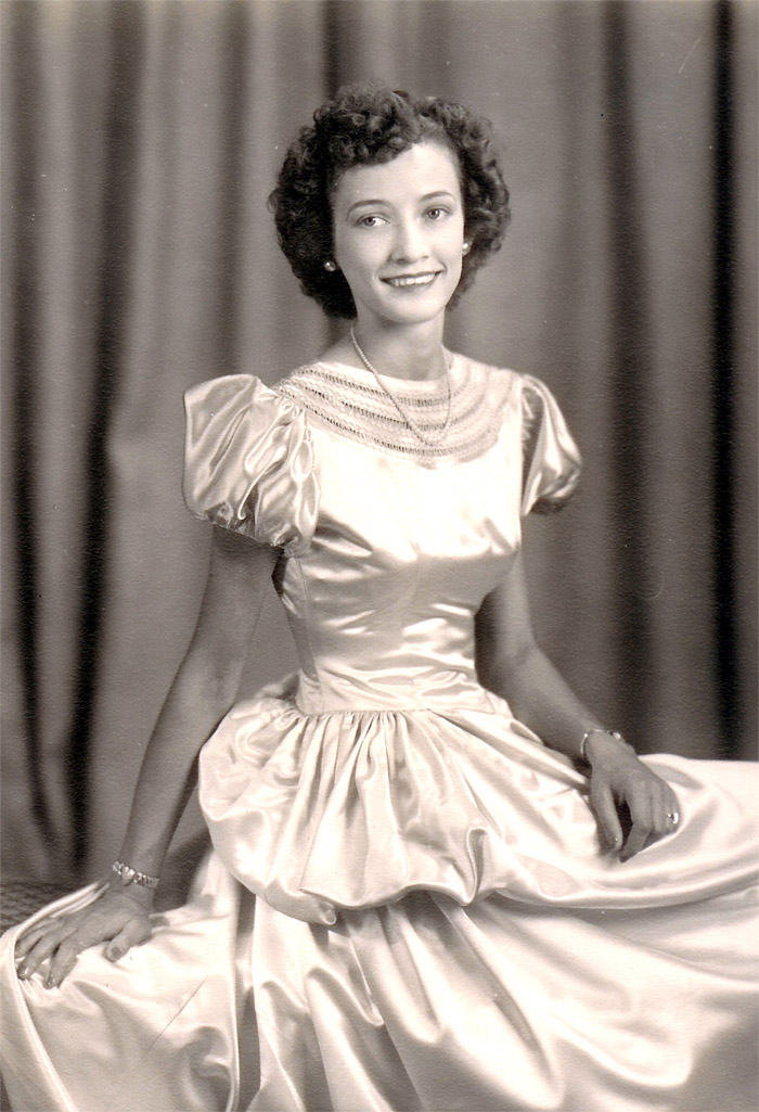 Photo of Kathleen Hammes, about age 20
