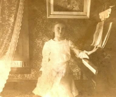 Photo of Ruth I. Minger