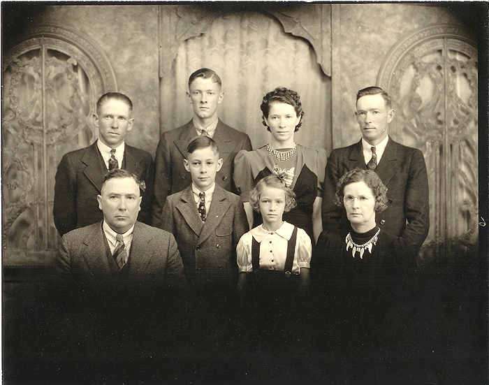 Photo of Aloysius & Margaret Hammes and family